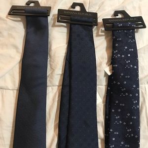 3 Banana Republic Navy Ties NWT!
